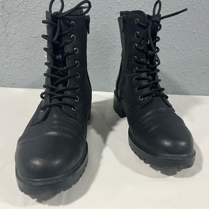 Universal threads black boots